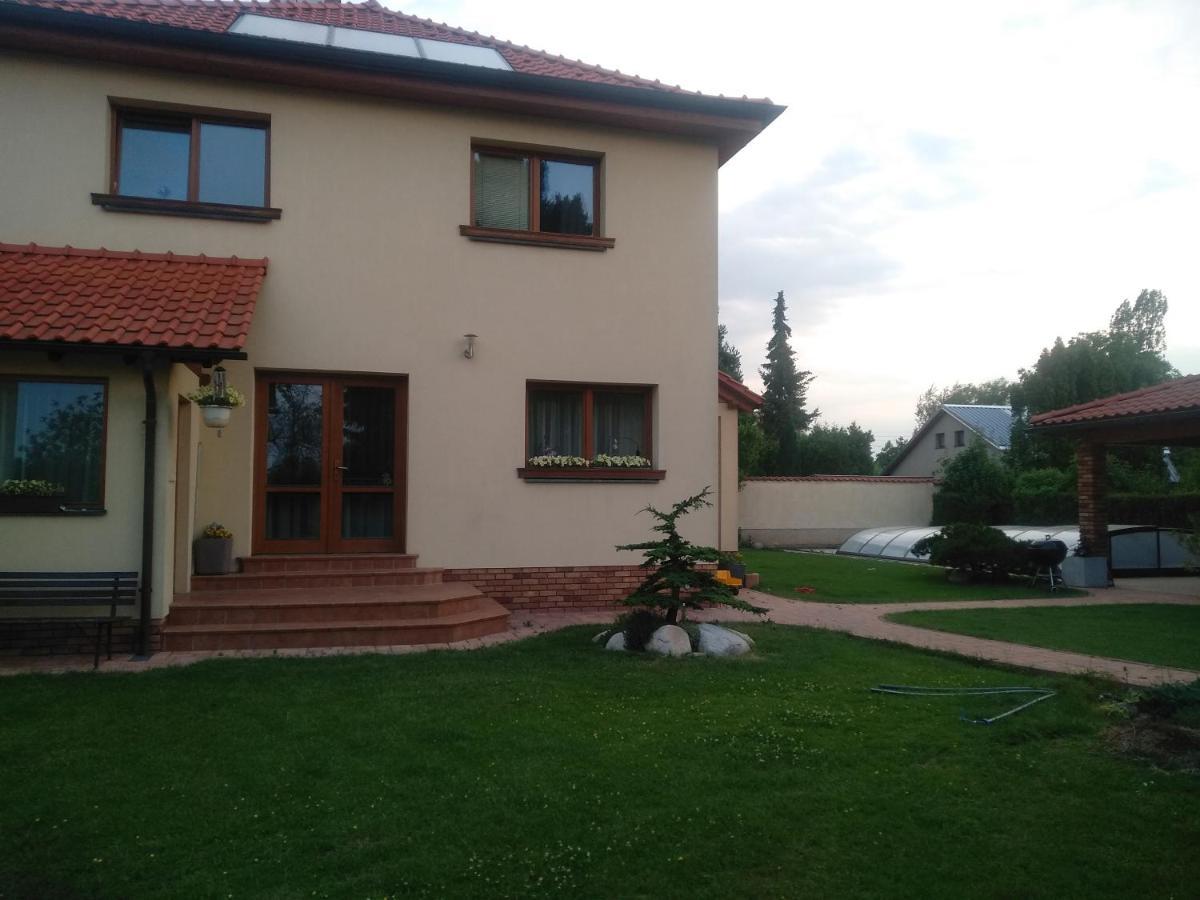 Domo Apartment Stredokluky Екстер'єр фото