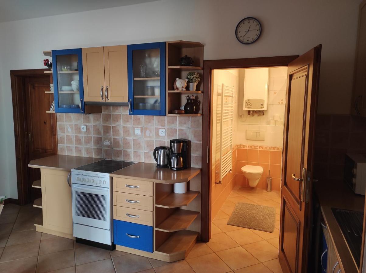 Domo Apartment Stredokluky Екстер'єр фото